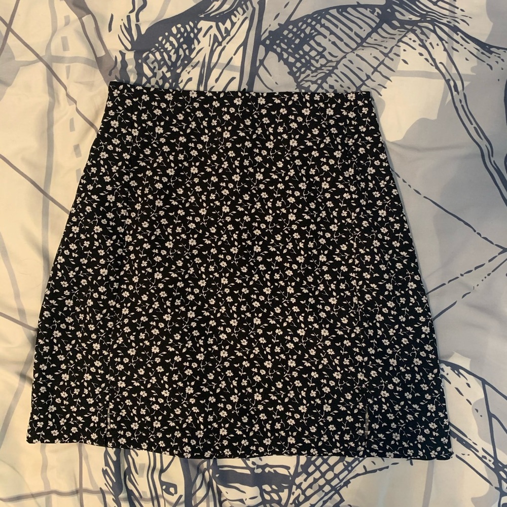 Black floral Brandy Melville skirt limited edition